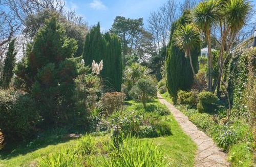 Niton House | Sea Song