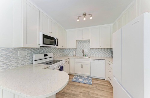 Sarasota Cottage | Sea Spray Play | Ultimate Beach Escape, Steps from the Sand & St. Armands Cir