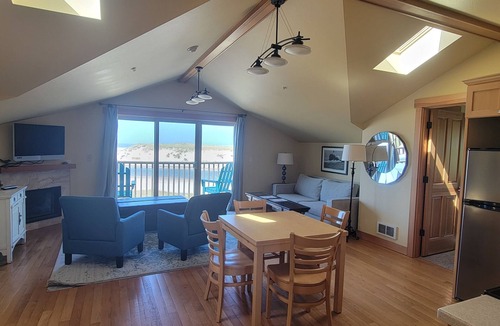 Cannon Beach Cabin | Sea Sprite on the Estuary