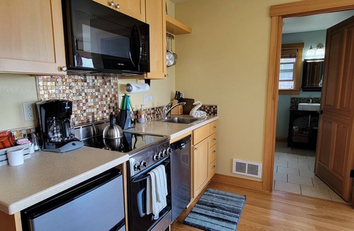 Cannon Beach Cabin | Sea Sprite on the Estuary