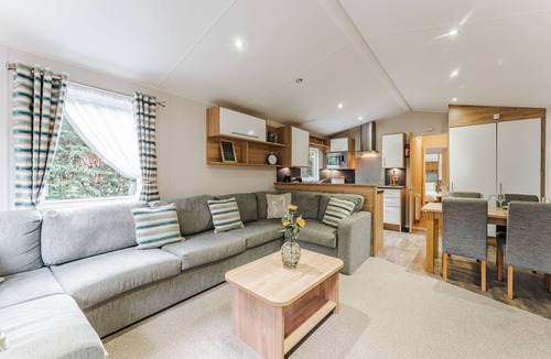 Weybourne Cabin | Sea Squirrel - sleeps 4 guests, High Kelling
