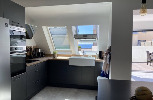 Guilvinec Apartment | Sea view, 40m from the beach and 300m from shops
