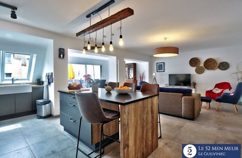Guilvinec Apartment | Sea view, 40m from the beach and 300m from shops