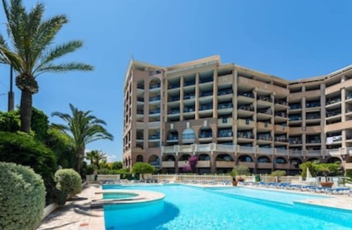 Cannes La Bocca Apartment | Sea view, a guaranteed favorite