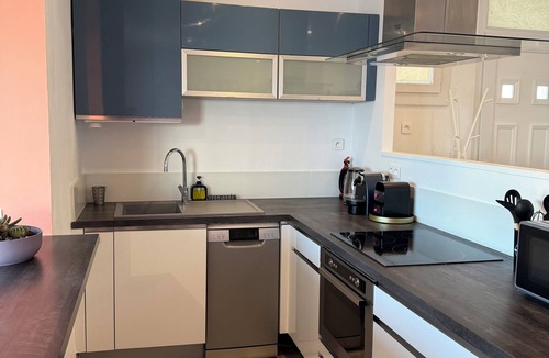 Les Sablettes Apartment | Sea view apartment