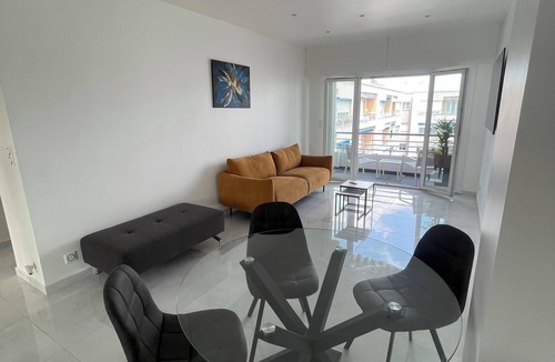 Cros-de-Cagnes Apartment | Sea view apartment