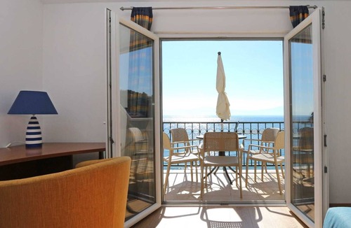 Drvenik Apartment | Sea View Apartment 34