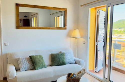 Torroella de Montgri Condo | Sea view apartment (pet friendly)