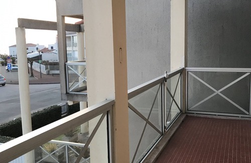 Jard-sur-Mer Apartment | Sea view apartment with south-facing balcony facing the port Wifi