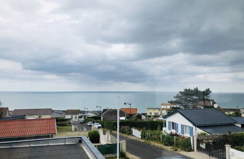 Quiberville Apartment | Sea view apartment in villa with jacuzzi