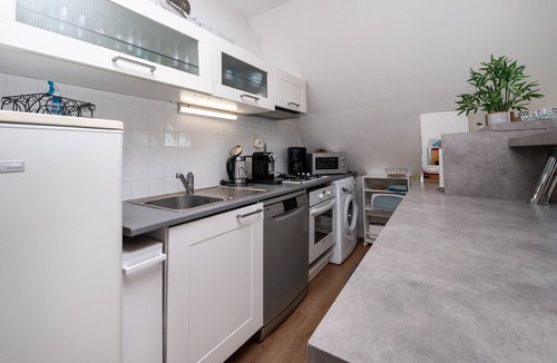 Penvins Apartment | Sea View Apartment Near the Beach – Terrace, Parking