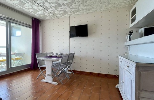 Saint-Nazaire Apartment | Sea view cabin studio with parking