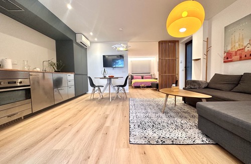 Castelldefels Apartment | Sea view chill-out heaven 20 min from Barcelona