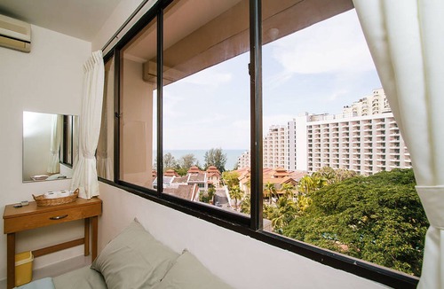 Miami Green Condo | Sea View Condo By The Beach