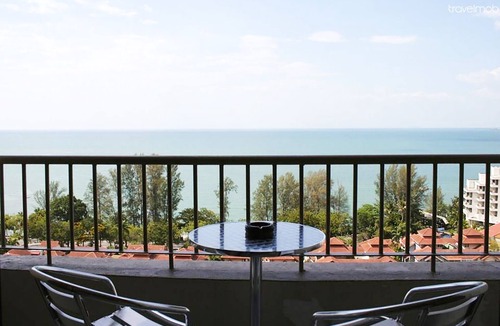 Miami Green Condo | Sea View Condo By The Beach