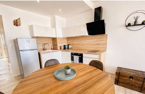 Le Grand Large Apartment | Sea View Escape – Top Floor, A/C, Wi-Fi, Beach
