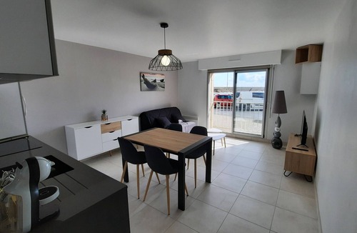 Binic Apartment | Sea view apartment at the foot of the port and beaches