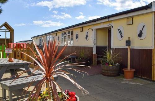 Aldborough House | Sea View