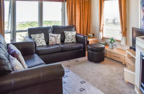 Aldborough House | Sea View