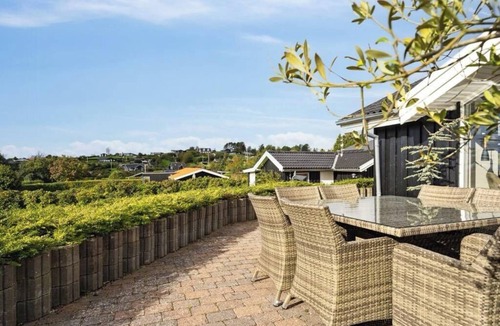 Egsmark Strand House | Sea view holiday home near Ebeltoft