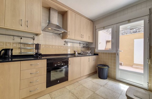 El Carmoli Ski Chalet | Sea view house with jacuzzi, Wi-Fi and Parking