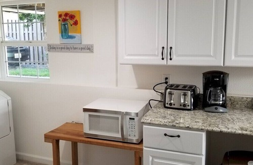 Anacortes Apartment | Sea View Inn Summary: