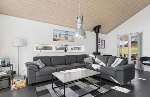 Kettingskov House | Sea View Spa And Space For The Whole Family