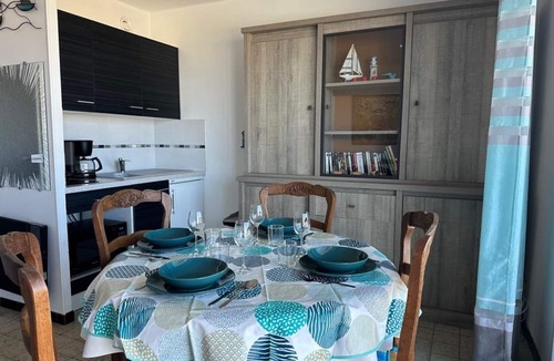 Notre-Dame-de-Monts Apartment | Sea-view studio for 2 in Notre-Dame-de-Monts, pets allowed