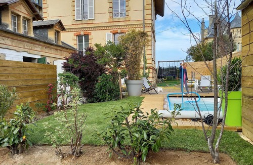 Lion-sur-Mer Villa | Sea view villa with heated pool