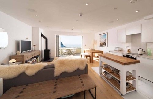 Lynmouth Apartment | Sea View & Window Bath Experience | 2Bed | Balcony