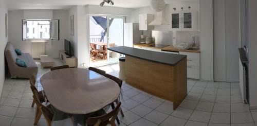 Saint-Marc-sur-Mer Apartment | Sea View with beach at 20m Saint-Marc-sur-Mer