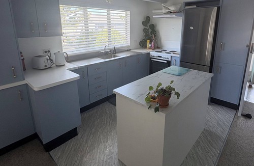 Waihi Beach House | Sea views 3-bedroom Waihi Beach