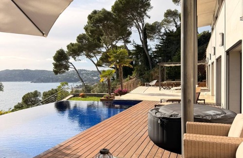 Llafranc Villa | Sea Views. 5 Min Walk to Beach. Pool