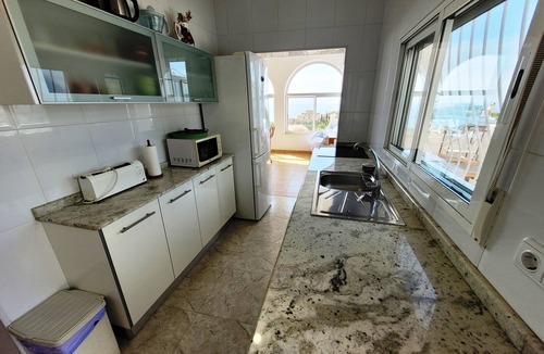 Coveta Fuma Ski Chalet | Sea views, air-co. WIFI, small pool.