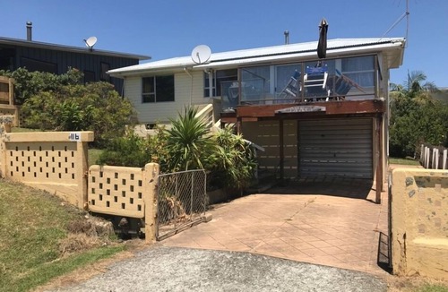 Coopers Beach House | Sea Views and Beach Walks