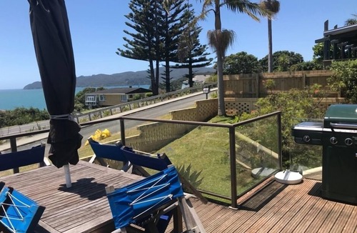 Coopers Beach House | Sea Views and Beach Walks