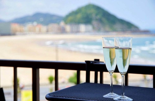 Gros Apartment | ☀️Sea Views from 4 Balconies ☀️ Walk Score 90 ☀️