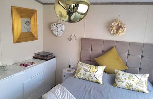 Swanage Cabin | Sea views.