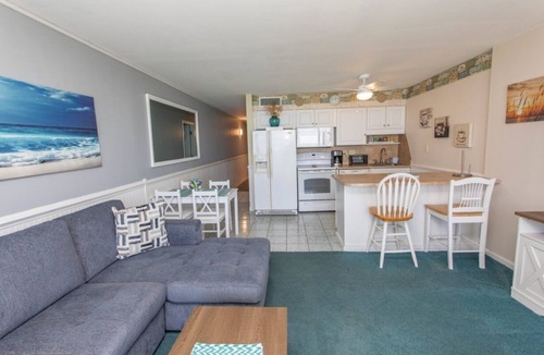 Garden City Condo | SEA WORTHY 2 BEDROOM OCEAN FRONT CONDO