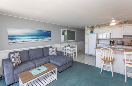 Garden City Condo | SEA WORTHY 2 BEDROOM OCEAN FRONT CONDO