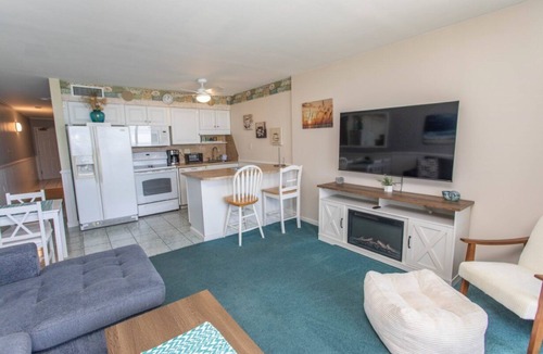 Garden City Condo | SEA WORTHY 2 BEDROOM OCEAN FRONT CONDO