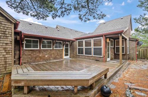 Shorepine Village House | Sea You Later