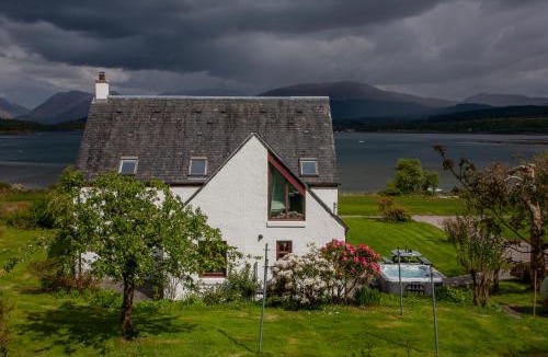 Benderloch House | Seabank Lochside Farmhouse