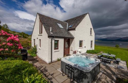 Benderloch House | Seabank Lochside Farmhouse