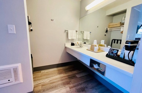 Fort Bragg Cabin | Seabird Lodge