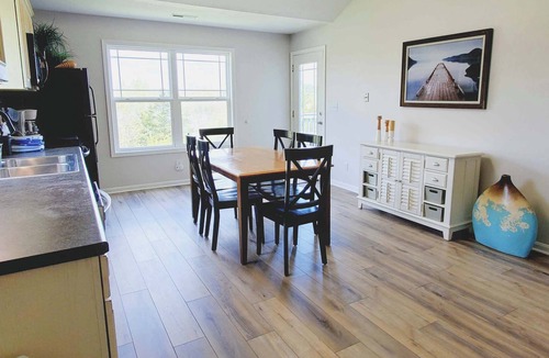 Taylorsville House | Seabiscuit 5- Relax And Kick Back