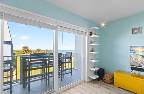 South Patrick Shores Condo | Seabreaker Delight - Direct Ocean Views with Pool!