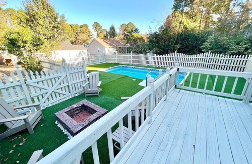 Kings Grant House | Seabreeze Away - Pool - Fire Pit - Close 2 Beach!