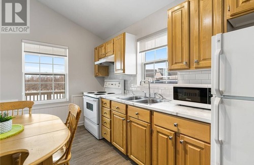 Cap-Pele Cottage | Seabreeze Chalet w/beach access