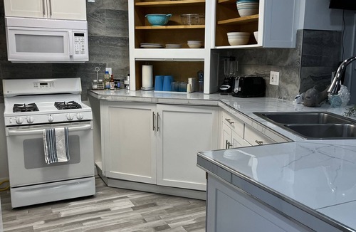 Modesto Apartment | Seabreeze in the Valley/spacious 822 sq.ft.